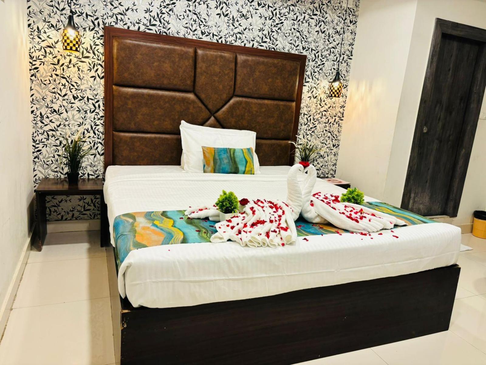 Hotel Oak By Signature Airport Zone Hyderabad Shamshabad Esterno foto