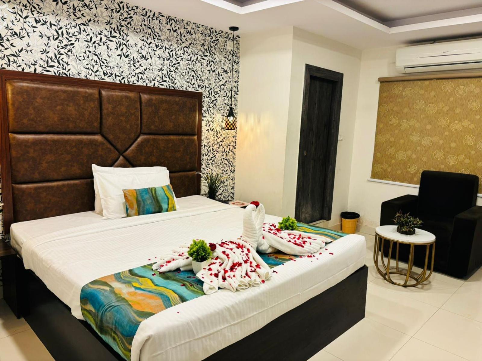 Hotel Oak By Signature Airport Zone Hyderabad Shamshabad Esterno foto