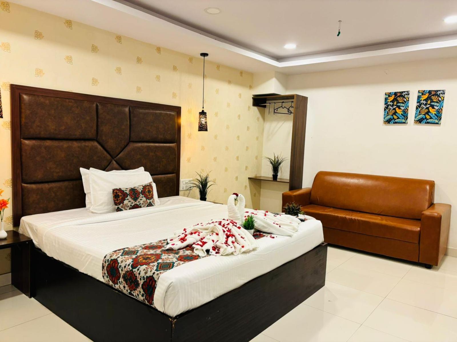 Hotel Oak By Signature Airport Zone Hyderabad Shamshabad Esterno foto